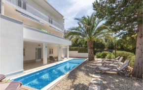 1 Bedroom Gorgeous Apartment In Makarska